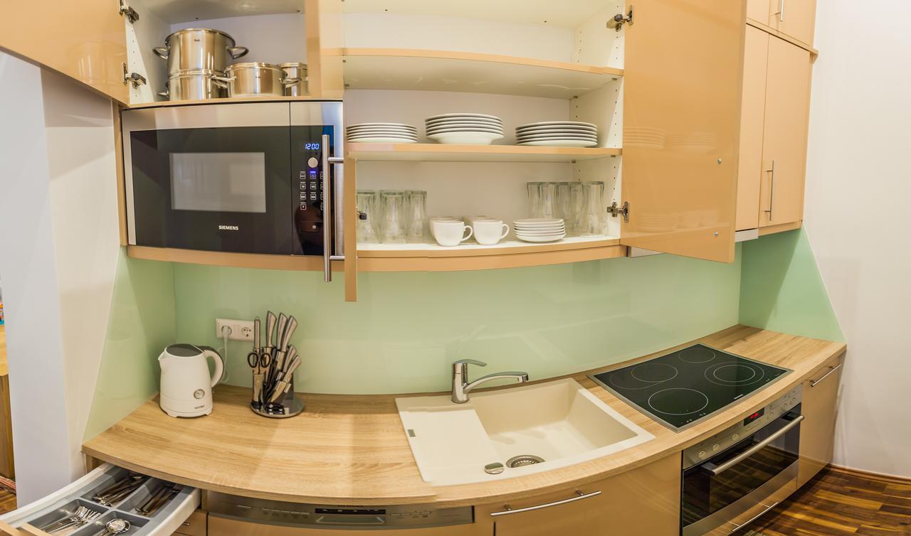 Market & Free Parking Apartment